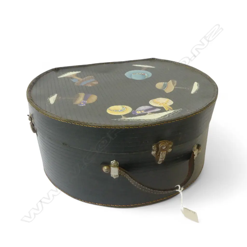 HAT BOX + CONTENTS Image 1++