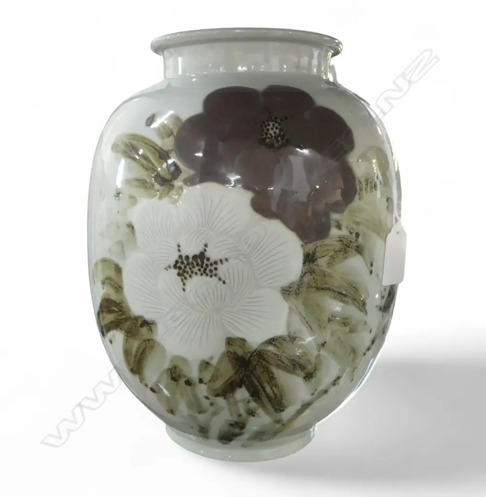 CHINESE VASE H.260mm Image 1++