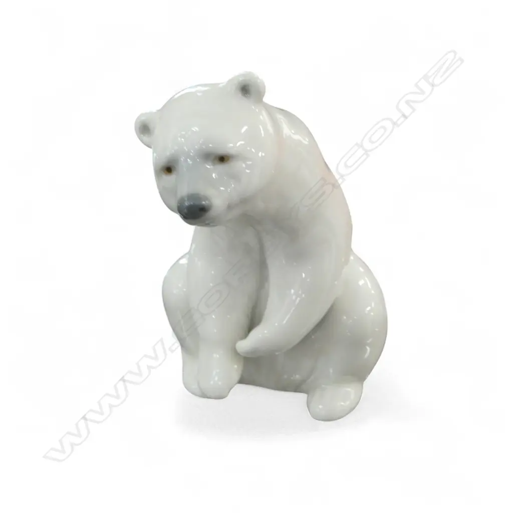 LLADRO BEGGING POLAR BEAR H115MM Image 1++