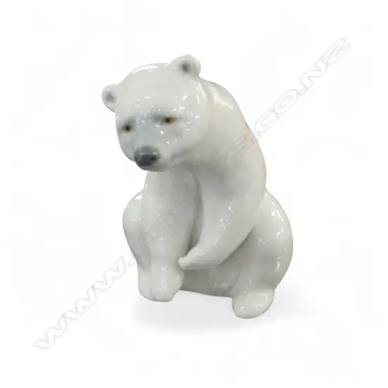 LLADRO BEGGING POLAR BEAR H115MM