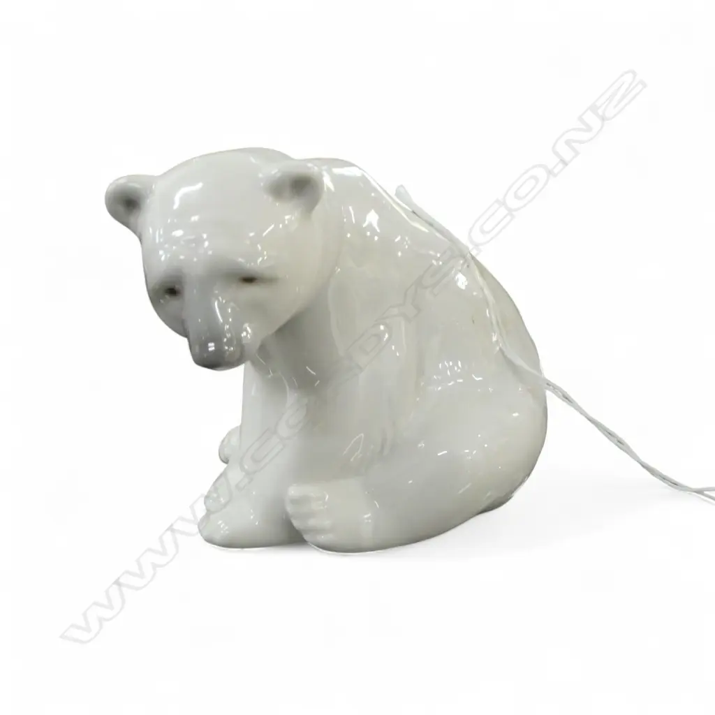 LLADRO SITTING POLAR BEAR L110MM Image 1++
