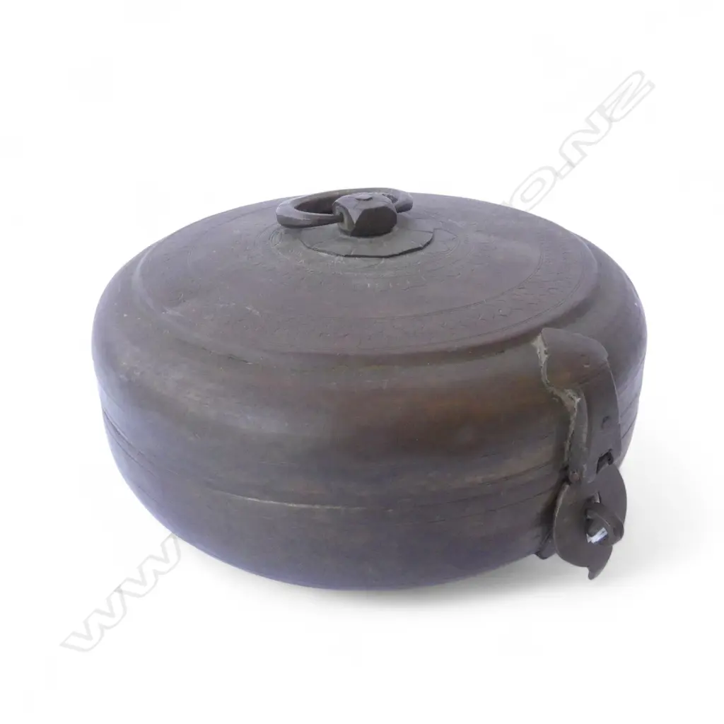 VINTAGE BRASS LIDDED CONTAINER Dia.230mm Image 1++