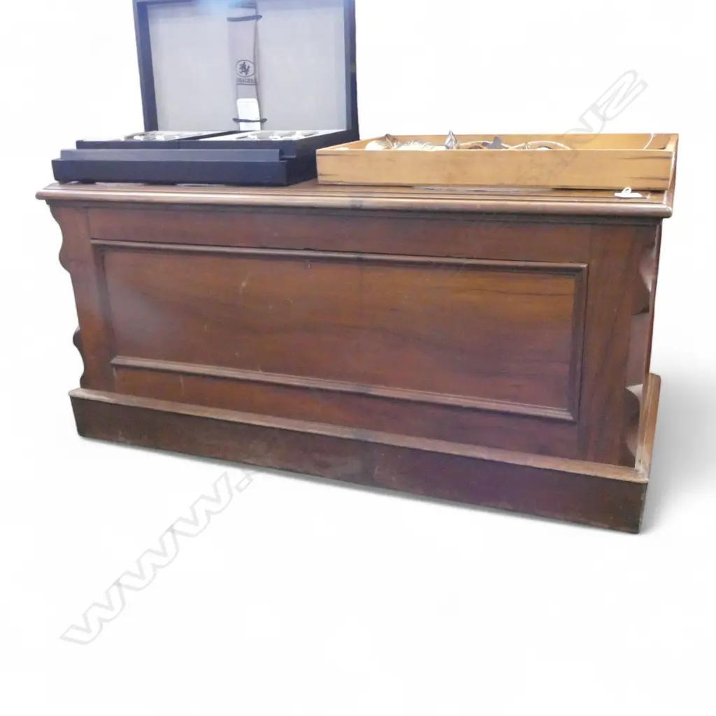 OLD BLANKET BOX part kauri part veneer Image 1++