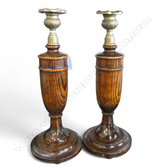 PR TURNED OAK CANDLESTICKS H.315mm