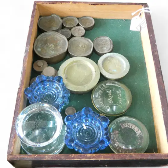 TRAY OF VICT COLLECTABLES 2 SETS WIEGHTS 2 PAPER WIEGHTS 2 GLASS CASTERS & GLASS DUMP ETC
