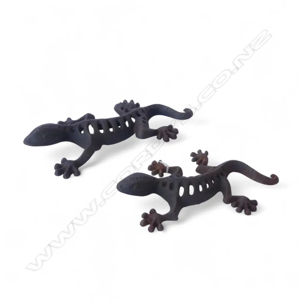  PR OF VINTAGE CAST IRON LIZARDS L.330mm Image 1++