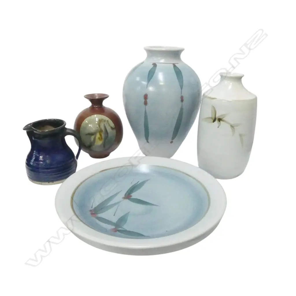 5 PCES STUDIO POTTERY; 3 VASES H.335mm, JUG, PLATE 375mm dia Image 1++