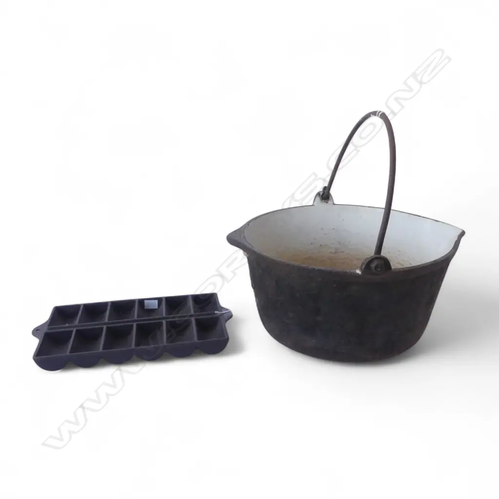 VINTAGE CAST IRON & ENAMEL PRESERVE PAN DIA370MM & CAST IRON MUFFIN  PLATE Image 1++