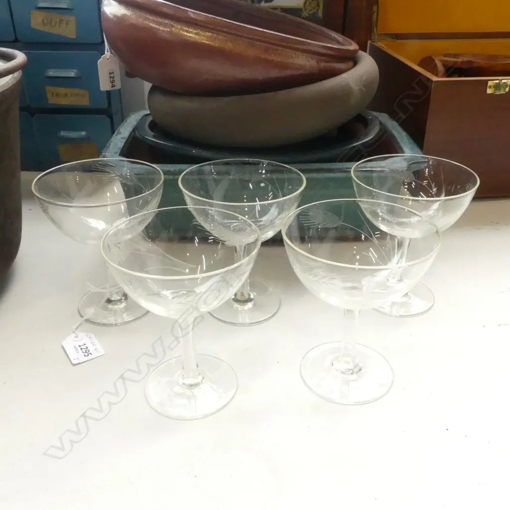 FIVE HOLLOW STEM GLASSES Image 1++