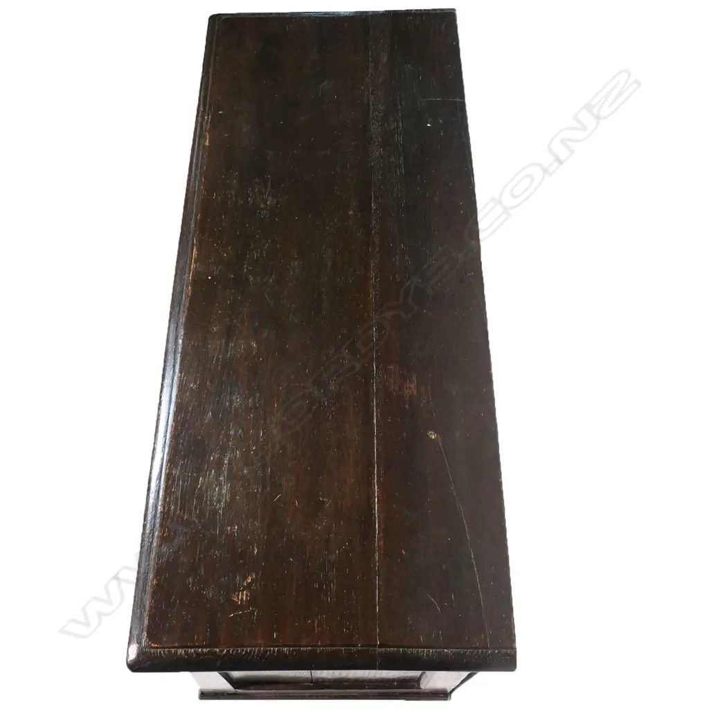 A Georgian oak coffer, Image 1++