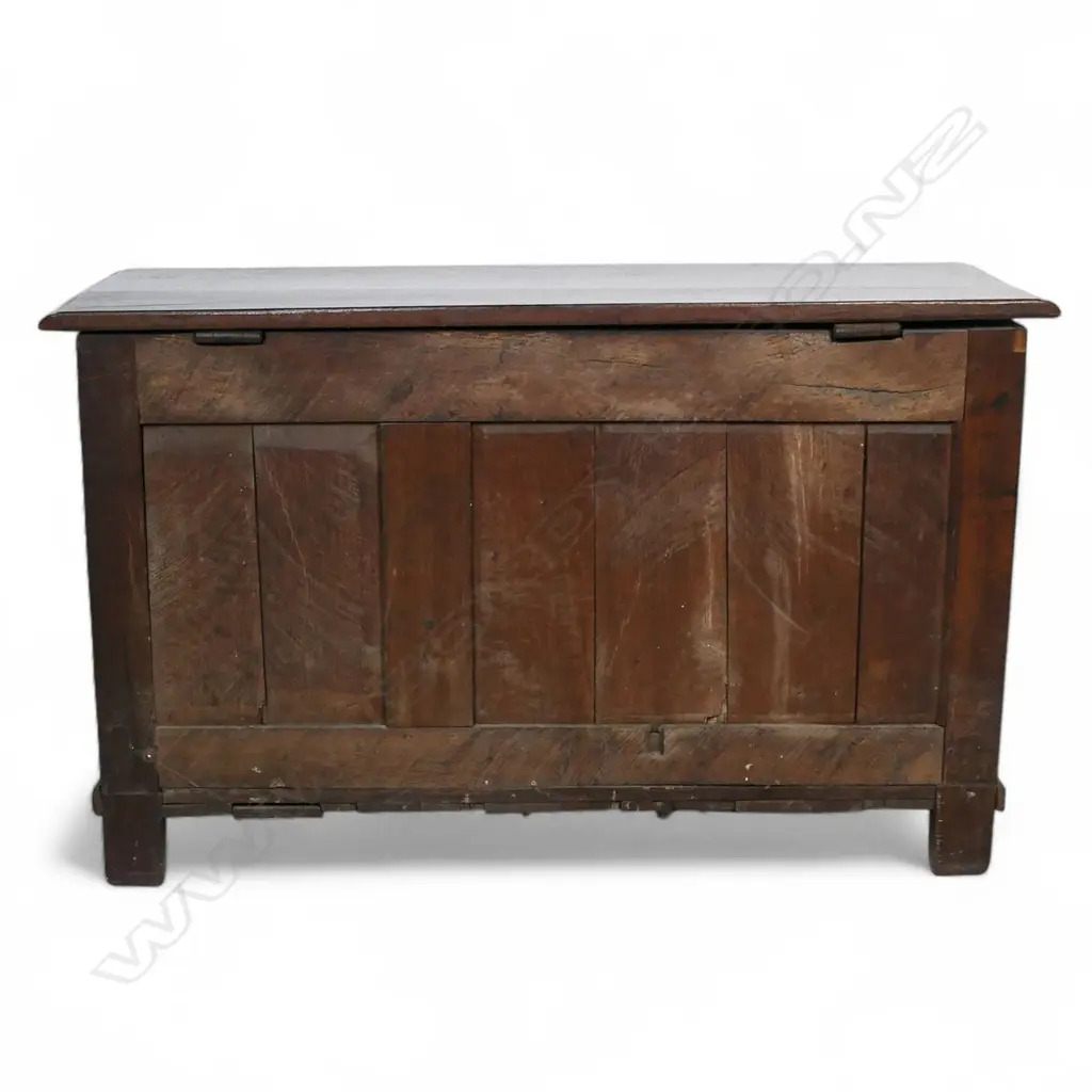 A Georgian oak coffer, Image 1++