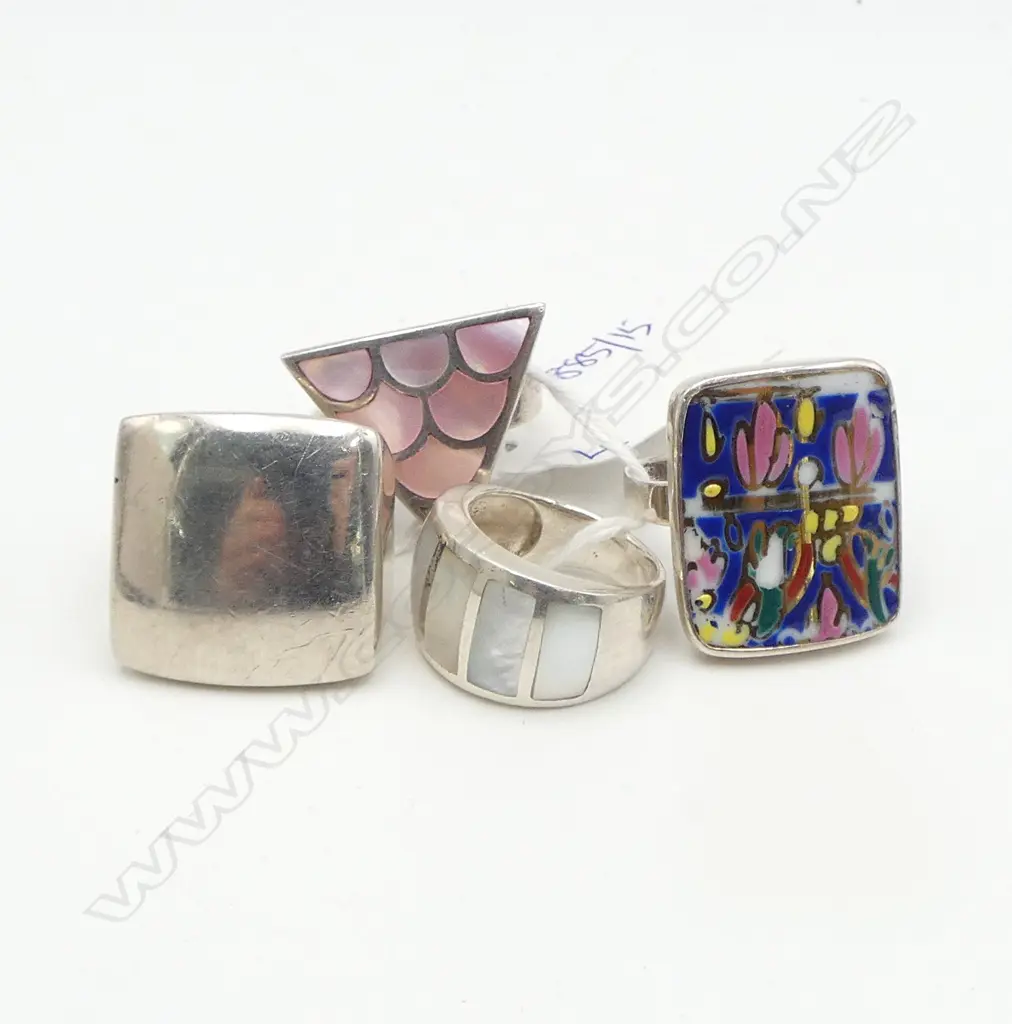 4 SILVER RINGS, 39gms Image 1++