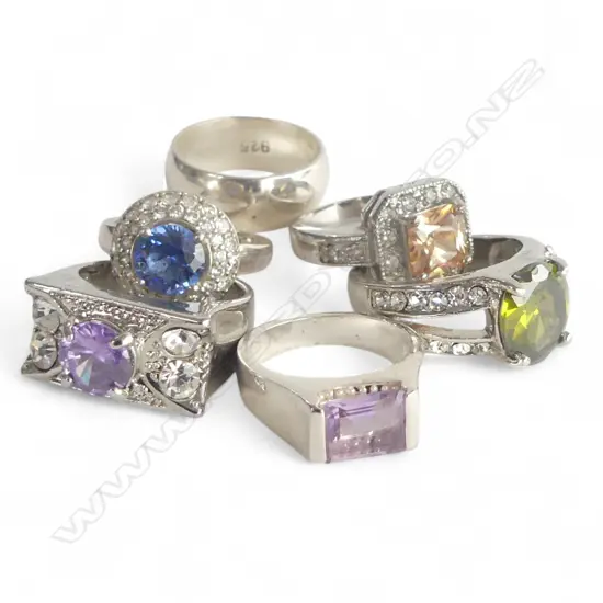 6 COSTUME RINGS