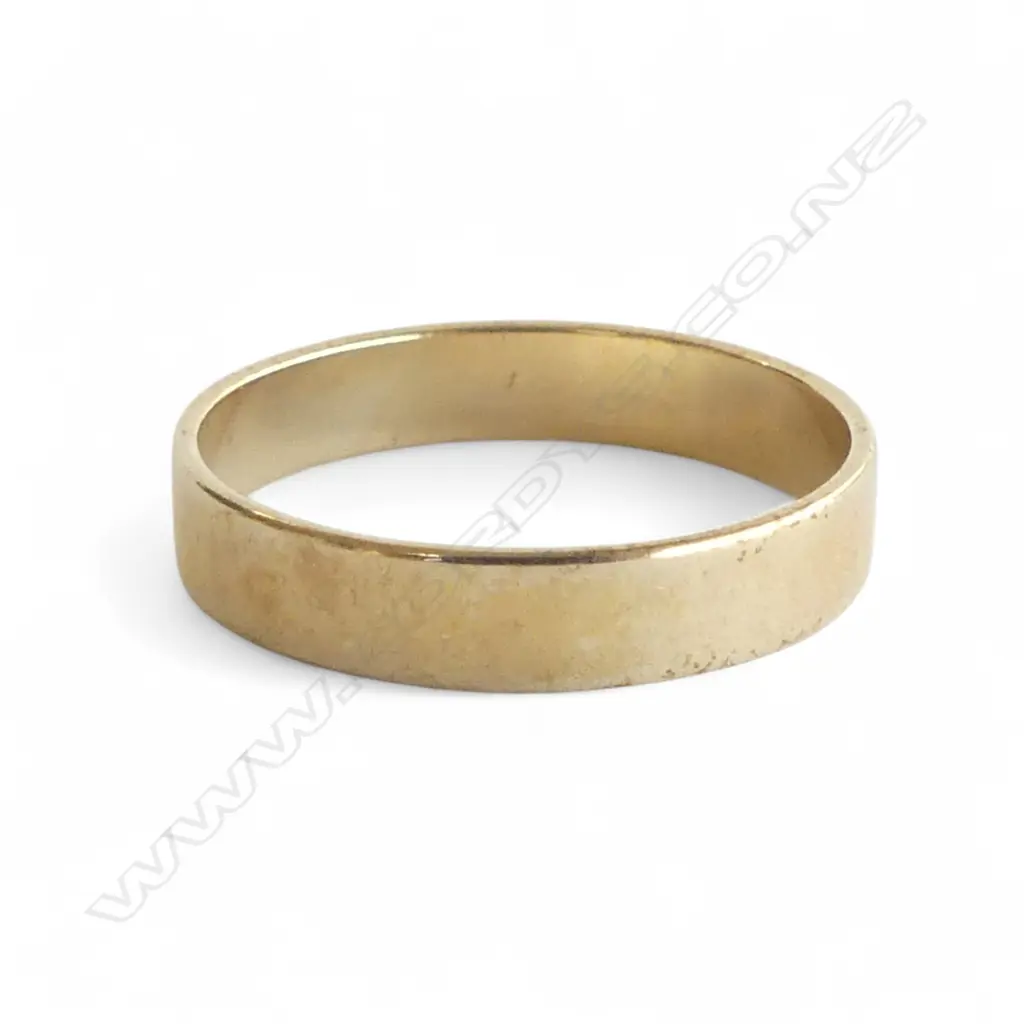 9CT YELLOW GOLD WEDDER SIZE R. 2.2gms Image 1++