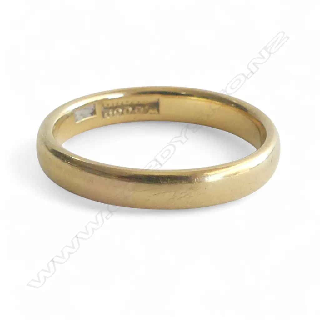 18CT GOLD BAND 4.09gms Image 1++