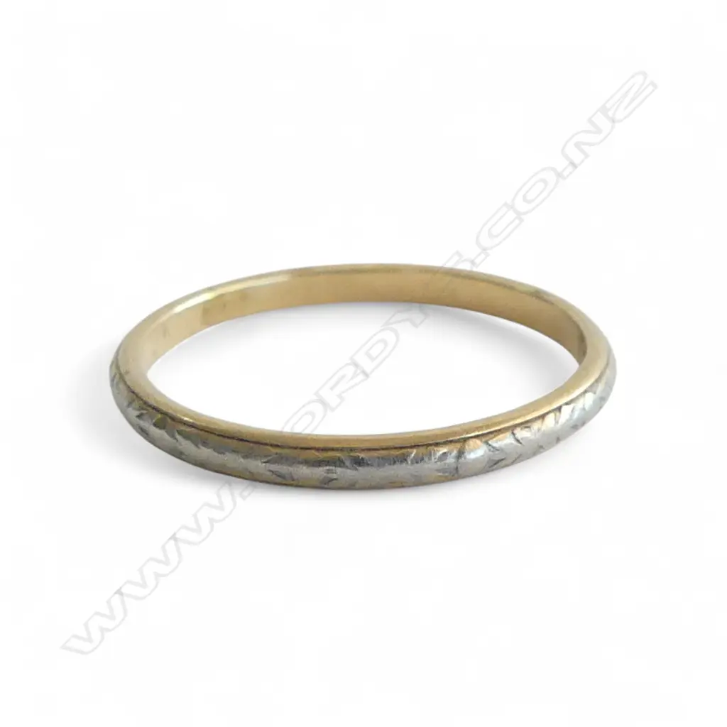 18CT GOLD BAND 1.62gms Image 1++