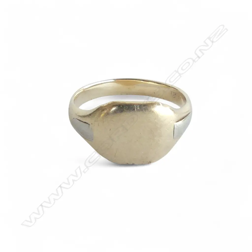9ct GOLD SIGNET RING 3.34gms Image 1++
