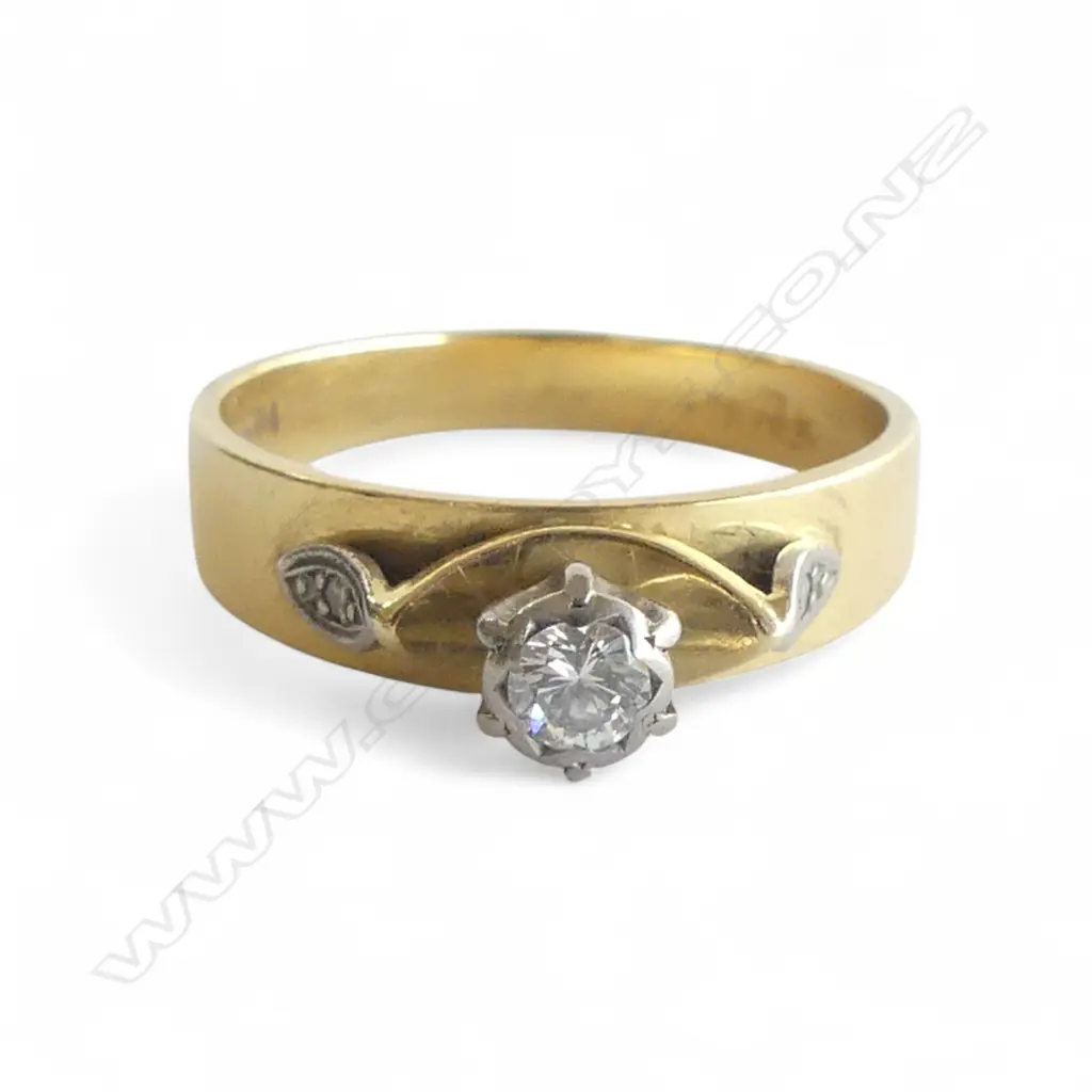 18ct YELLOW GOLD & DIAMOND RING, SIZE R, 480gms Image 1++