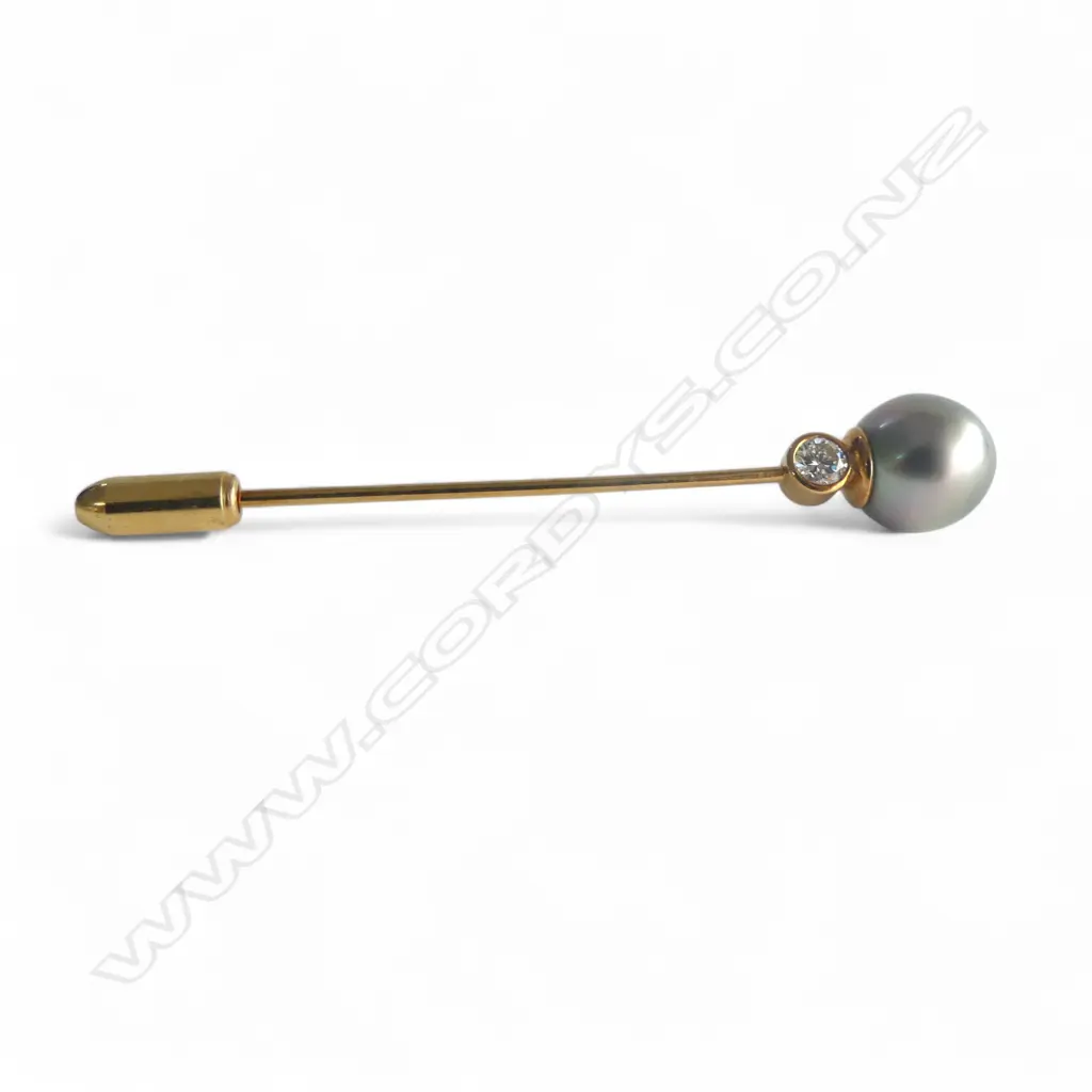 18ct GOLD STICK PIN w grey South Seas cultured pearl & modern brilliant cut DIAMOND approx. 0.15ct or better. 3.78gms Image 1++