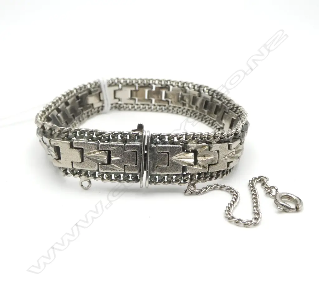 RETRO STYLE SILVER BRACELET Image 1++