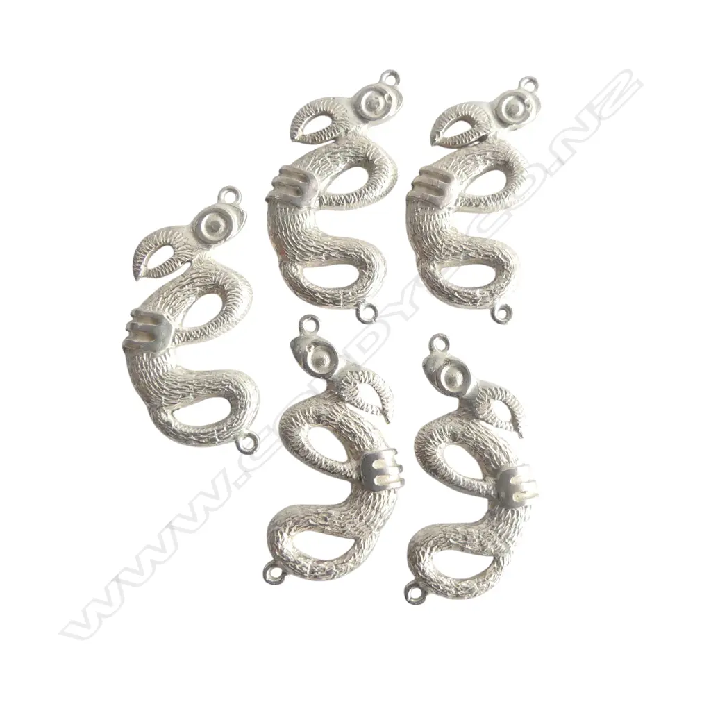 5 RUSSELL MURPHY SILVER TANIWHA CHARMS/SMALL PENDANTS H.25mm Image 1++