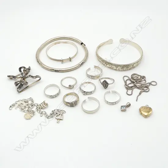 ASSORTED SILVER JEWELLERY (some broken pieces) 71gms
