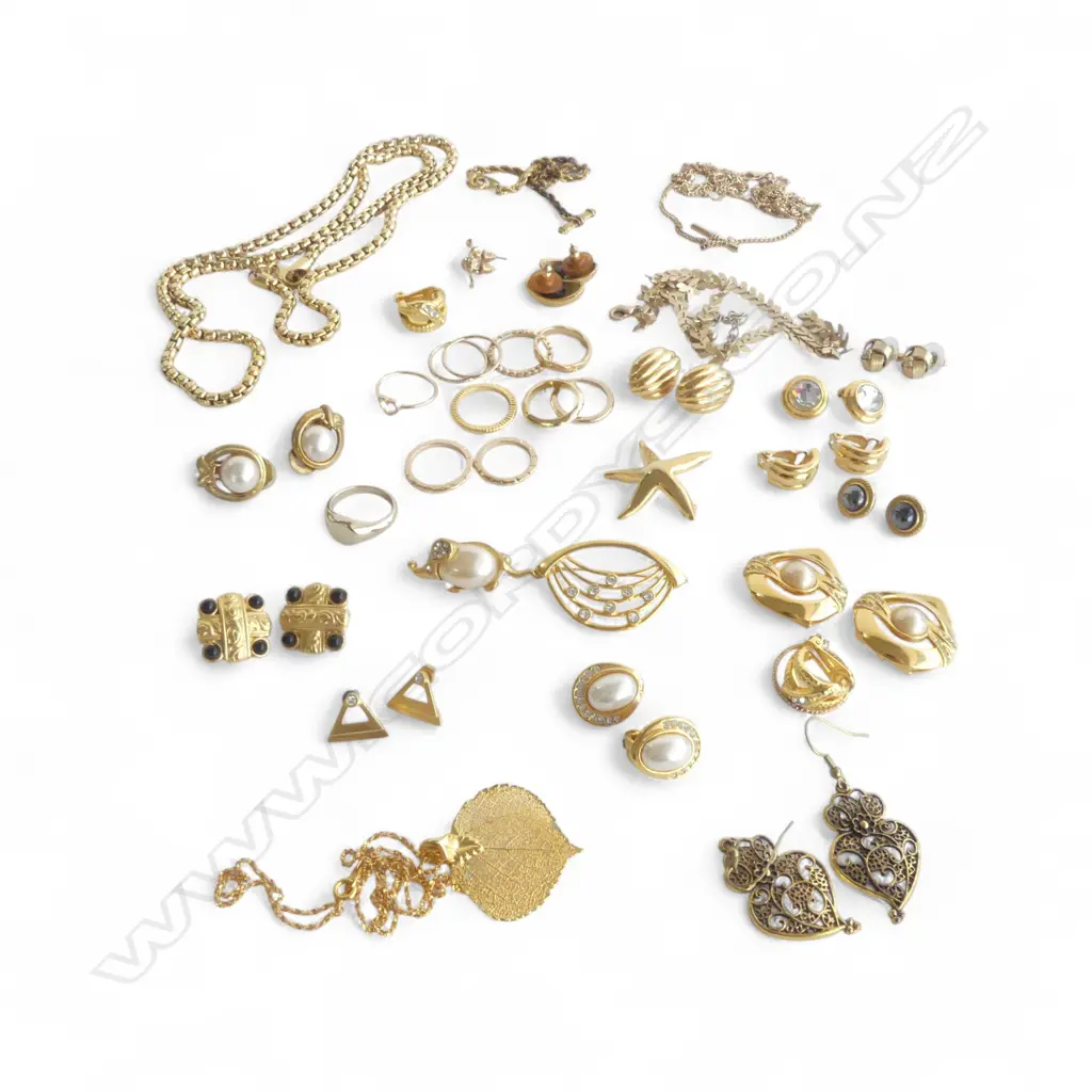GOLD TONE COSTUME JEWELLERY Image 1++