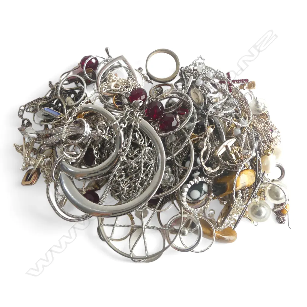 COSTUME EARRINGS ETC Image 1++
