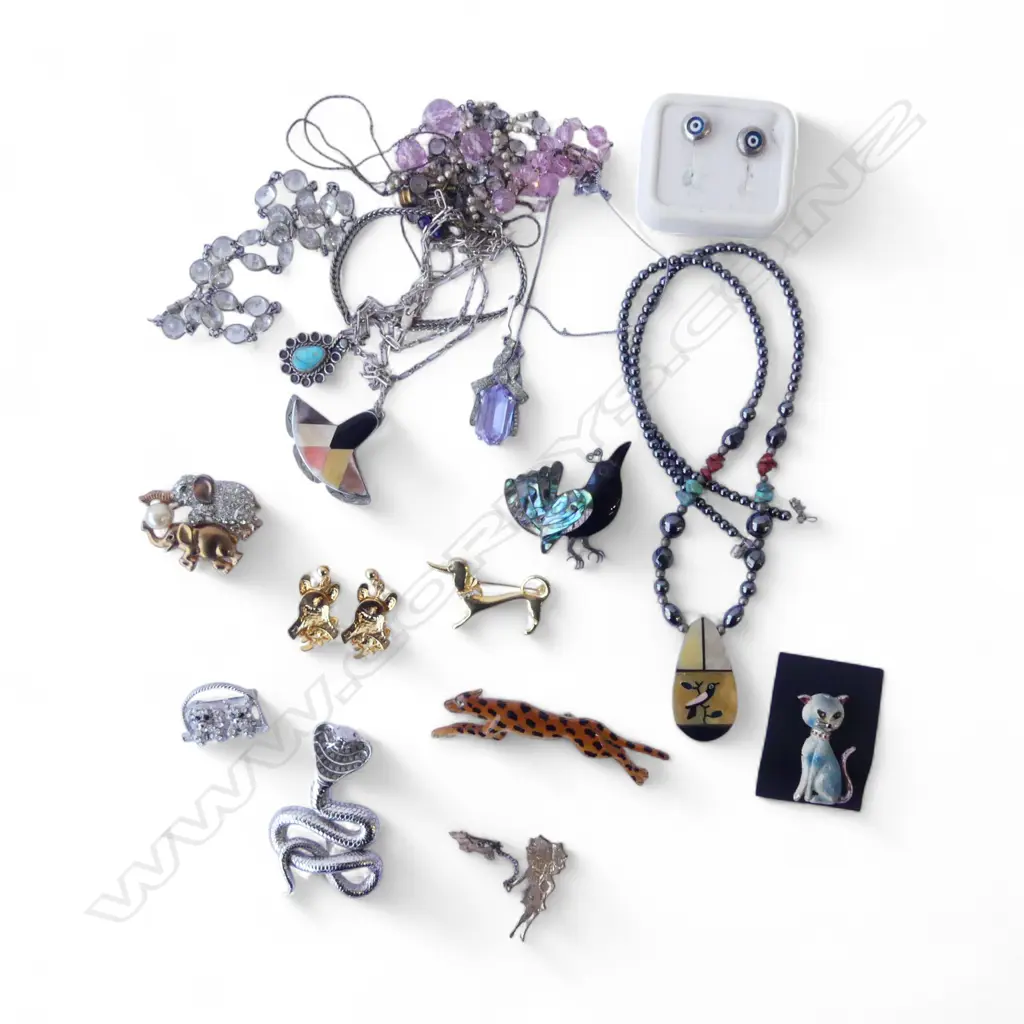 ASST. COSTUME JEWELLERY Image 1++