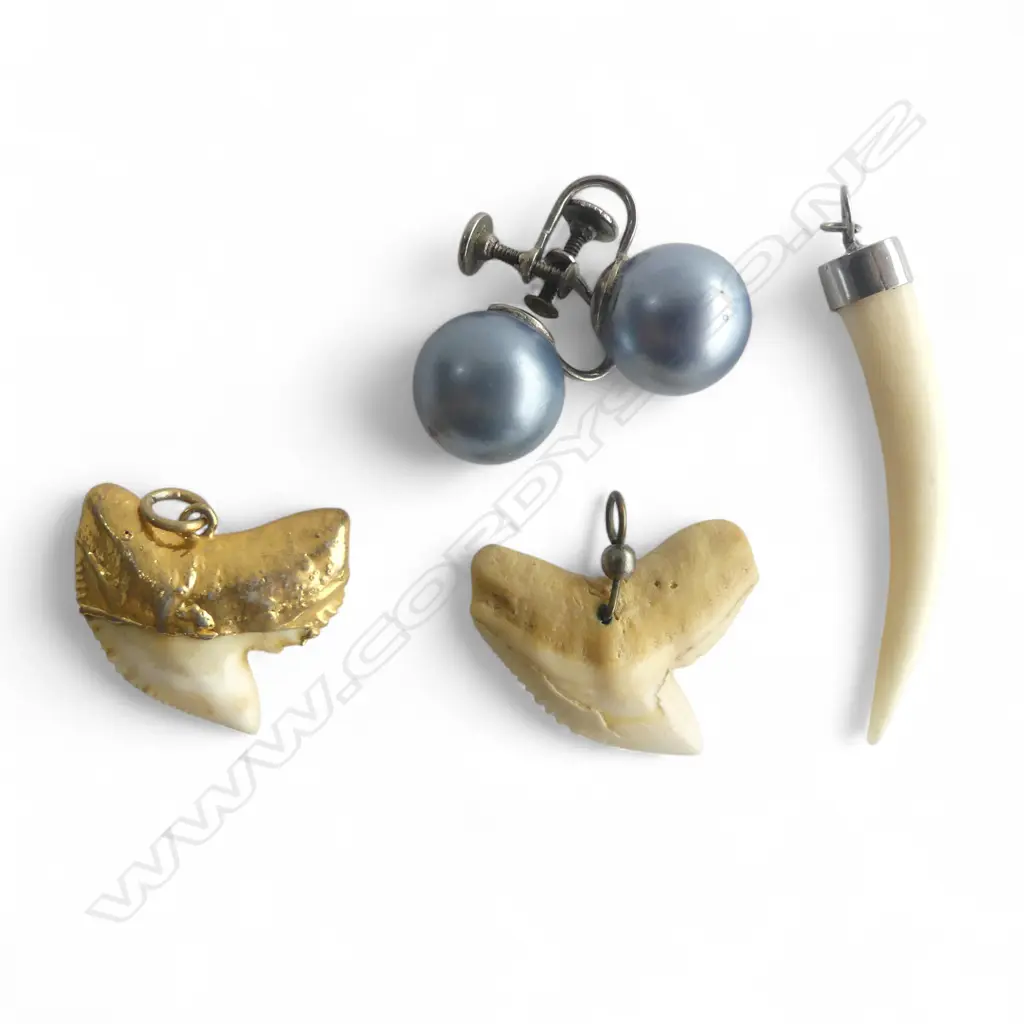 2 SHARKS TOOTH PENDANTS, PR FAUX PEARL EARRINGS & OTHER Image 1++