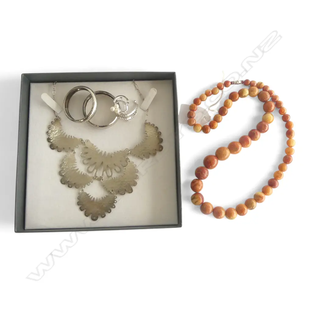 925 SILVER NECKLACE, PR NAPKIN RINGS, PEARL BROOCH + BEAD NECKLACE Image 1++