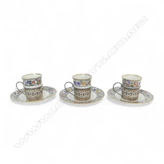 3 AYNSLEY COFFEE CANS & SAUCERS IN S/SILVER HOLDERS 61GRMS repair to cup