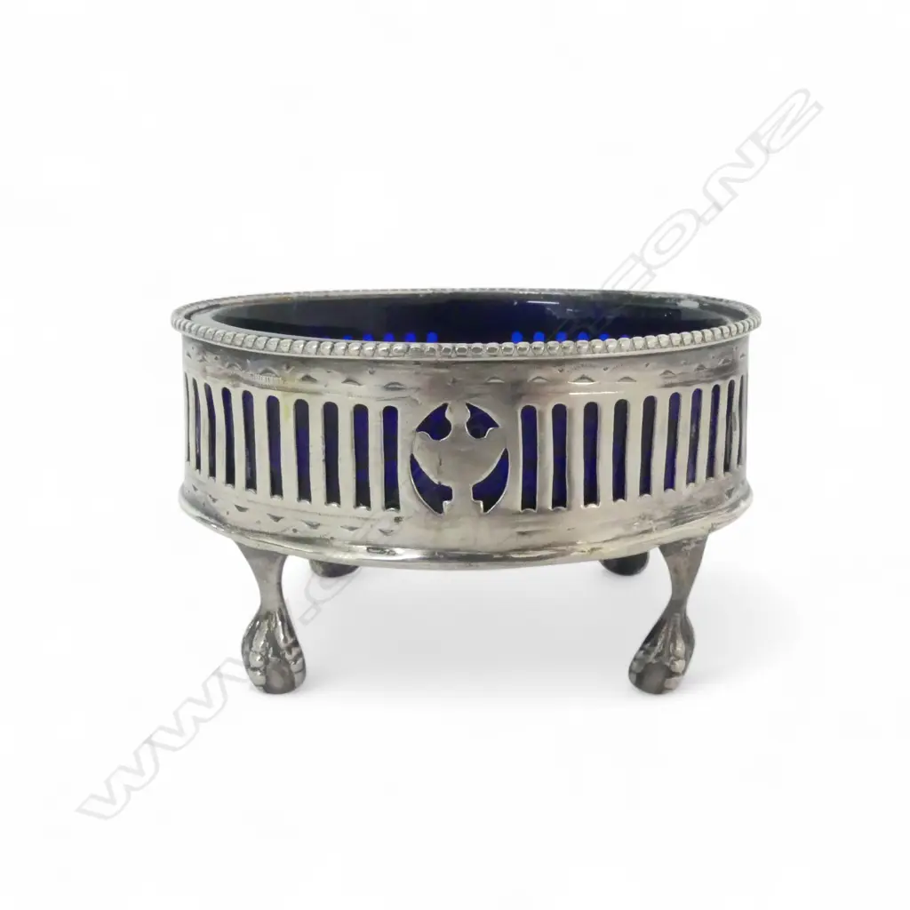 GEORGE III SILVER GALLERY SALT 45gms silver weight with original blue glass LINER London 1777 Image 1++