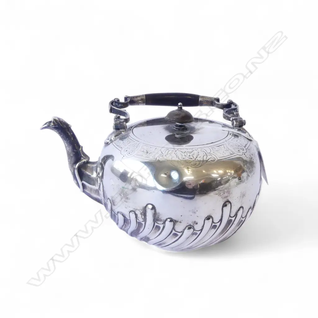 VICTORIAN SILVER TEA POT no stand Birmingham 1898 696gms Image 1++