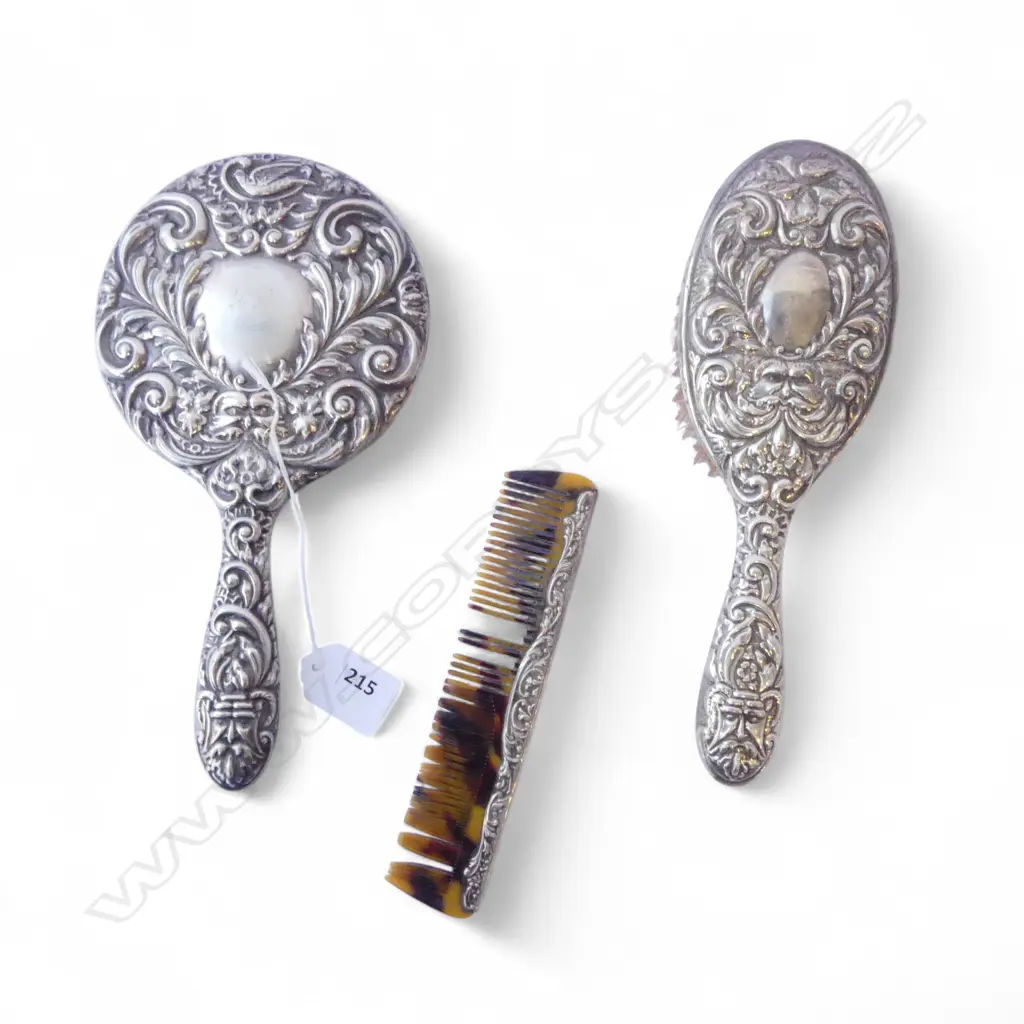 3 PCES STG SILVER VANITY SET L.240mm some loss to comb bristles  Image 1++