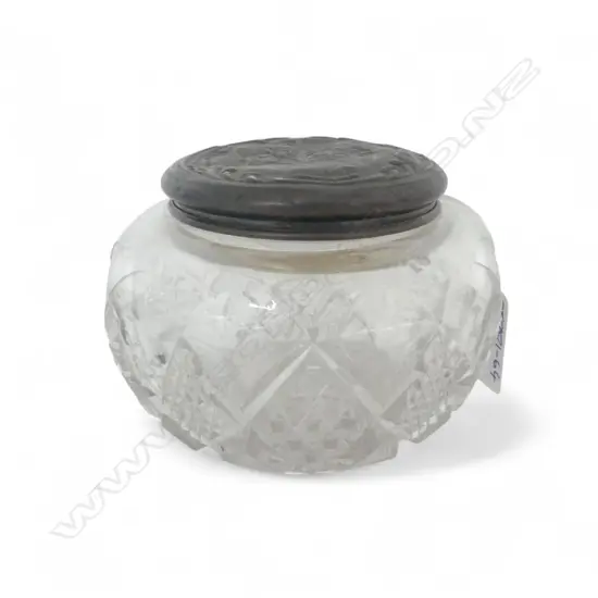 CUT CRYSTAL JAR w. STG SILVER LID H.80mm cherub lid 16gms