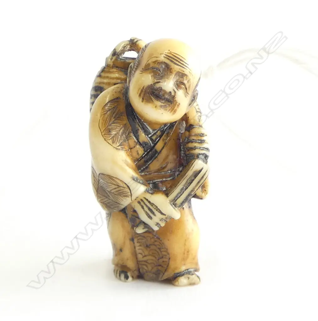 IVORY NETSUKE FIGURE, UNSIGNED  Image 1++
