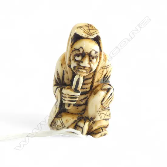 IVORY NETSUKE FIGURE, UNSIGNED 