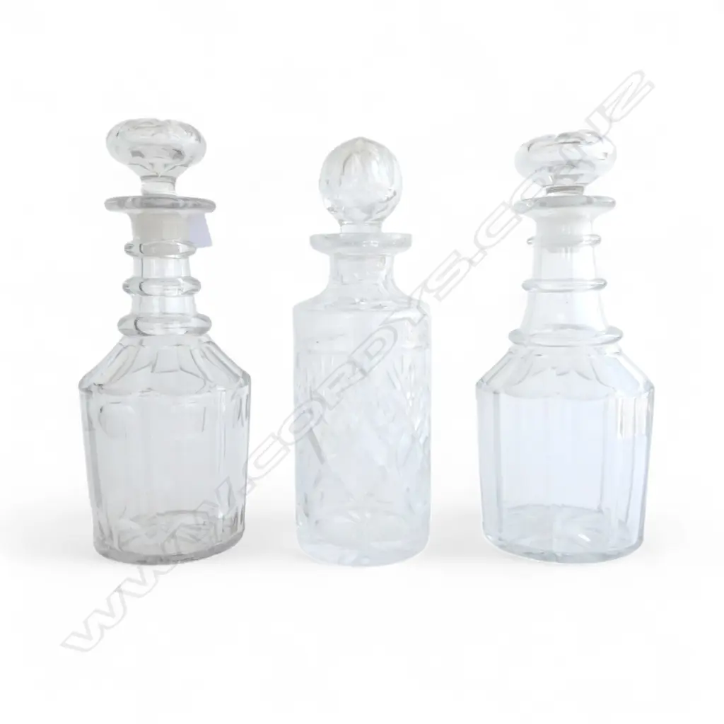 3 CRYSTAL DECANTERS H.270mm Image 1++
