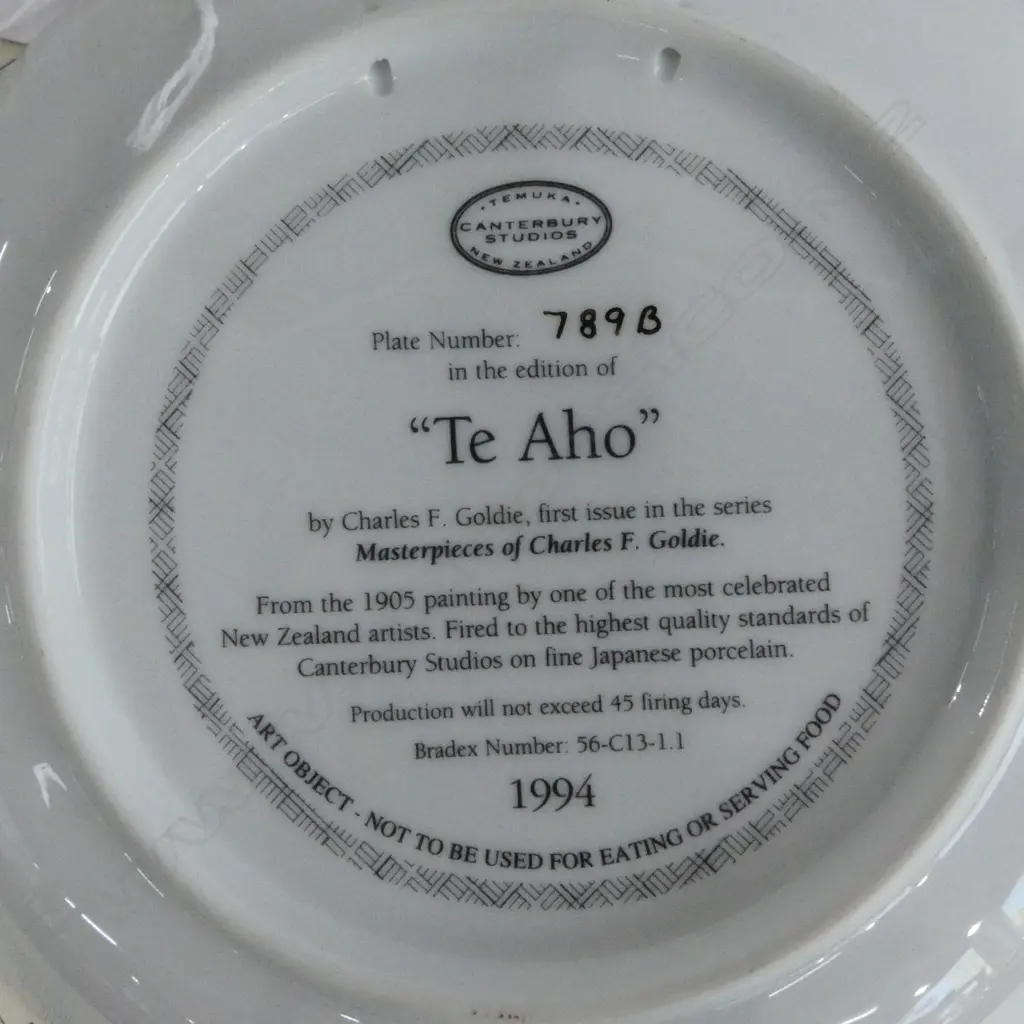 TEMUKA PORCELAIN GOLDIE PLATE 'TE AHO' 789B Dia.195mm with certificate Image 1++