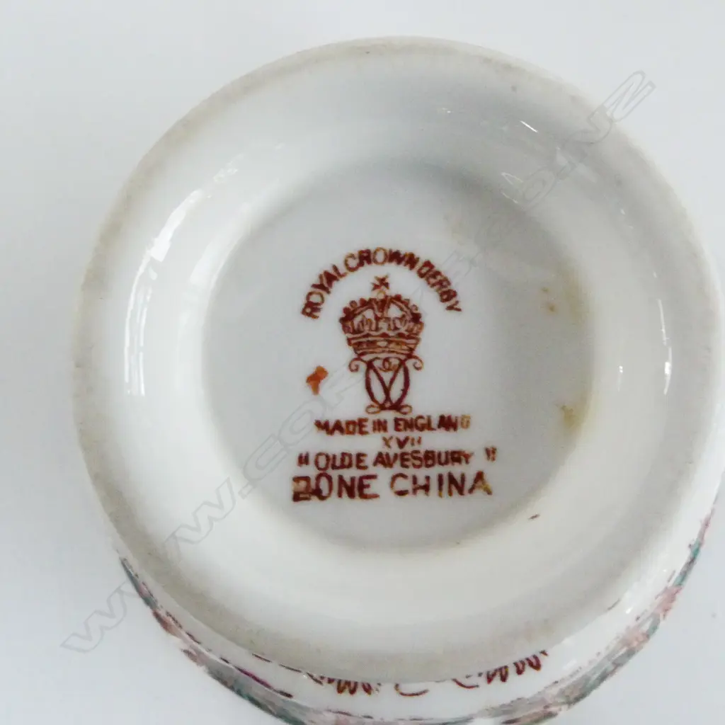 4 ROYAL CROWN DERBY 'OLD AVESBURY' TRIOS w. EXTRA S/P Image 1++