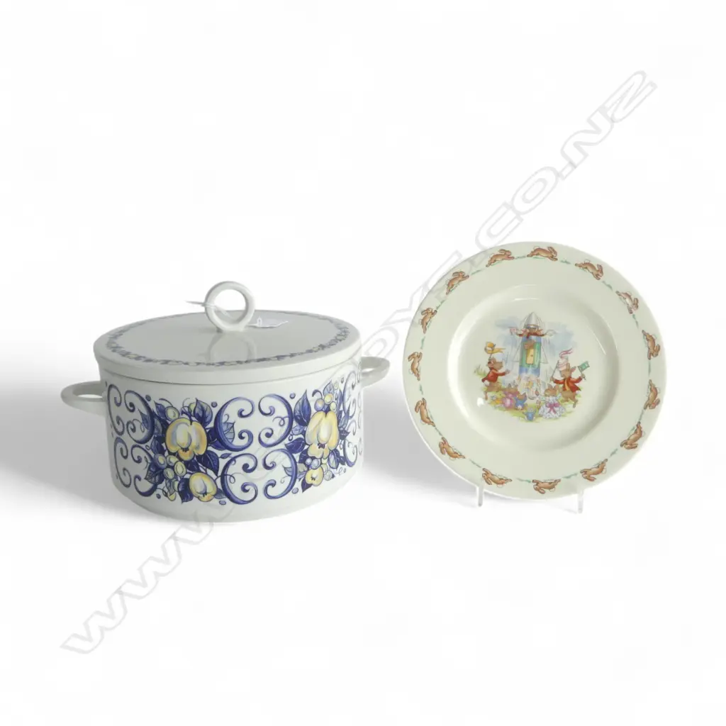 BUNNYKINS PLATE + VILLEROY & BOCH DUTCH OVEN Dia.210mm Image 1++
