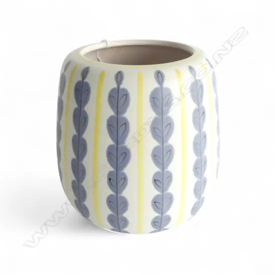 POOLE POTTERY 'FREEFORM' PAT. VASE, SHAPE #687, H.170mm Dia.160mm