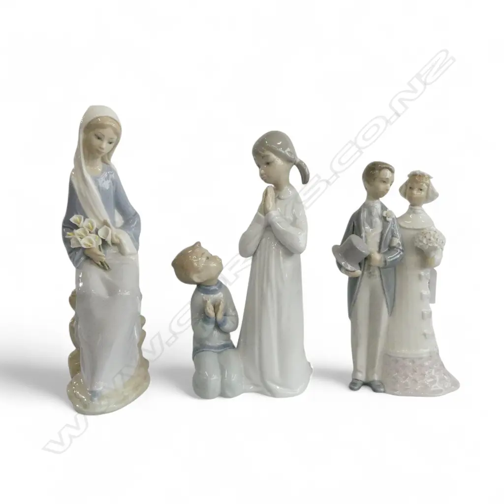 3 PCES LLADRO; HUSBAND & WIFE, WOMAN w. LILLIES (FAULTS) H.235mm, 2 PRAYING CHILDREN Image 1++