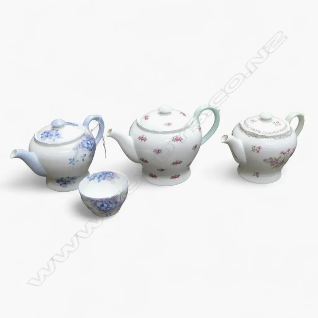 3 SHELLEY CHINA TEAPOTS 1 WITH MATCHING SUGAR BOWL Image 1++
