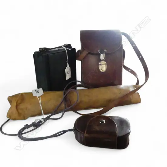 2 VINTAGE CAMERA LIGHT METERS  VINTAGE CAMERA & TRIPOD H330MM