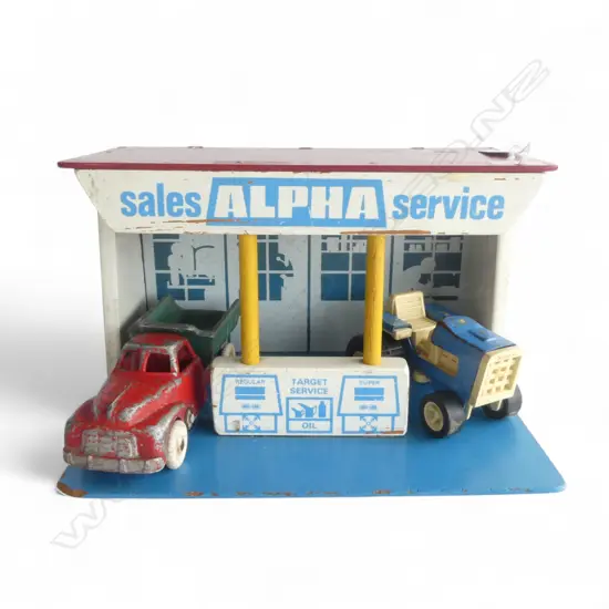 SAROOG SON & EUEN TOY TARGET TOYS GARAGE  255x175x150mm, + 2 PLAY WORN FUN HO TOYS