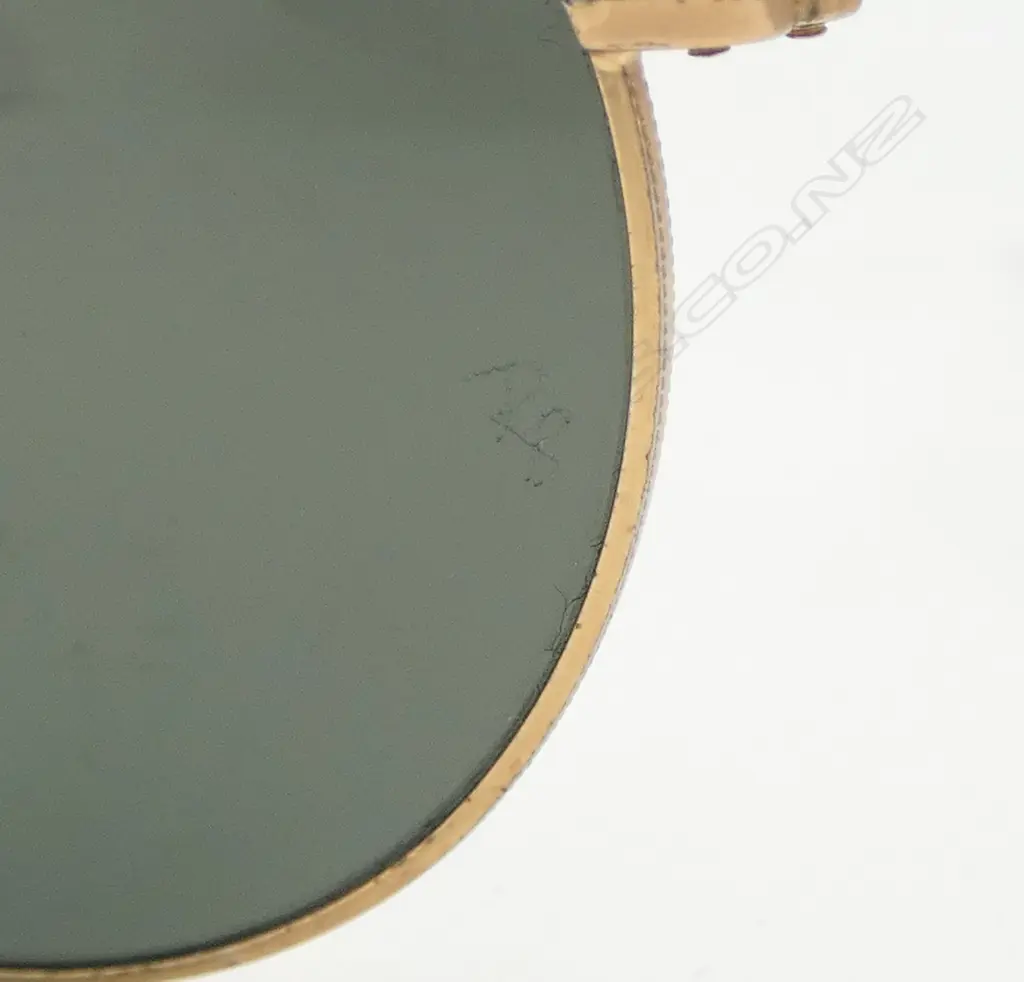 RAY BAN POLARISED SUN GLASSES Image 1++