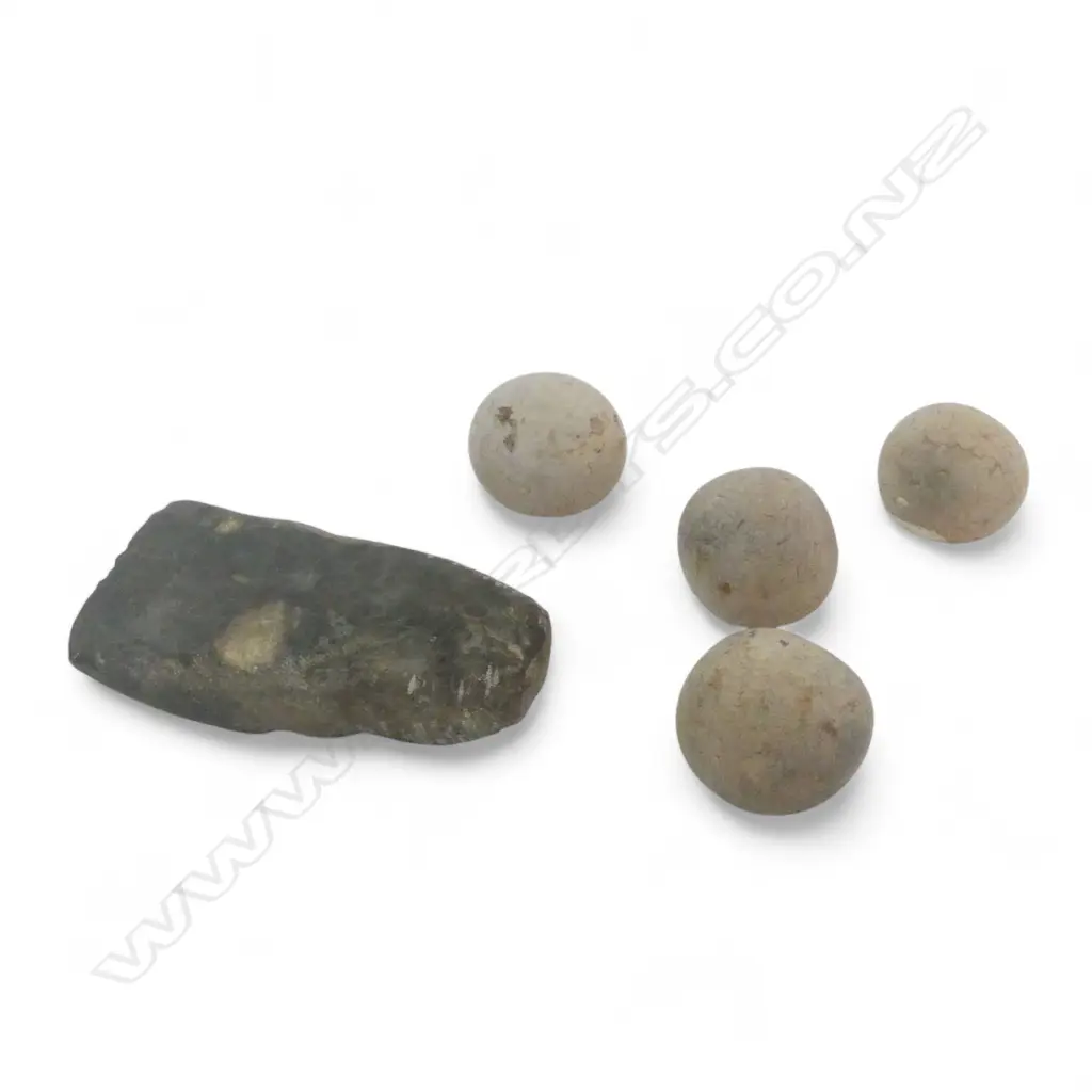 4 MOA STONES 35mm dia + SMALL PACIFIC ADZE L.90mm Image 1++
