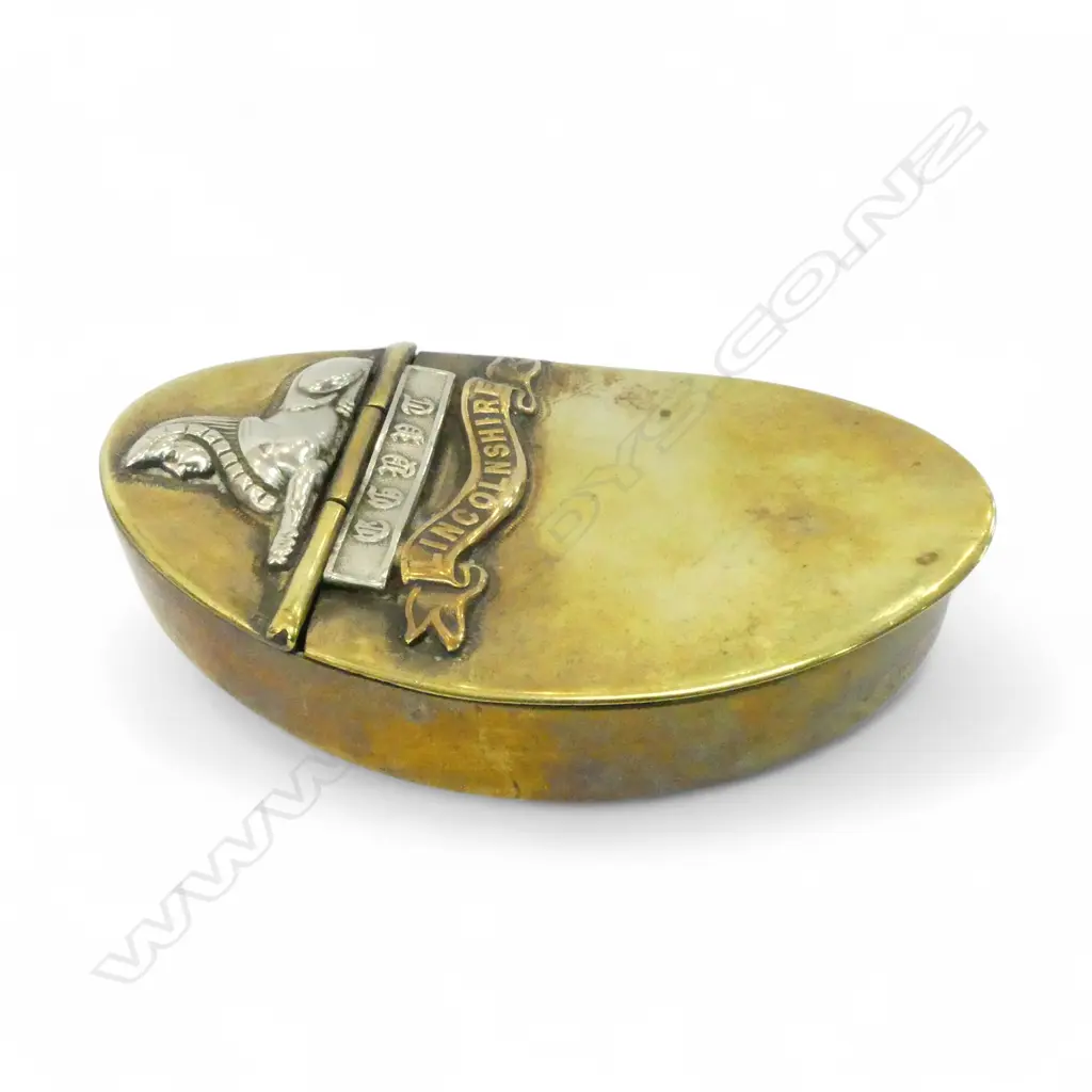 ANTIQUE LINCOLNSHIRE BRASS SNUFF BOX ‘EGYPT’ IN OLD FONT & SPHINX, L.105MM, W.62MM Image 1++